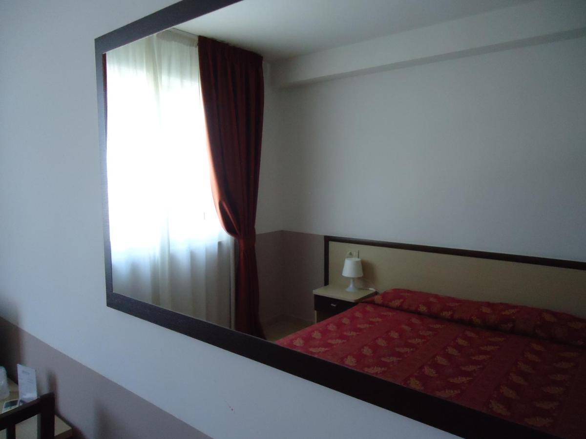 Motel Boston Сильви-Марина Экстерьер фото